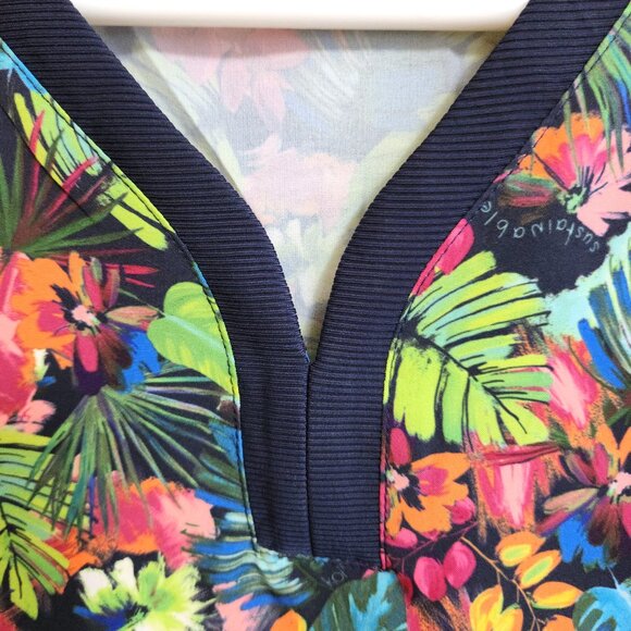 NWT Planet Koi Bright Tropical Print Scrub Top with Stretch Knit Sides Size S - Picture 2 of 16